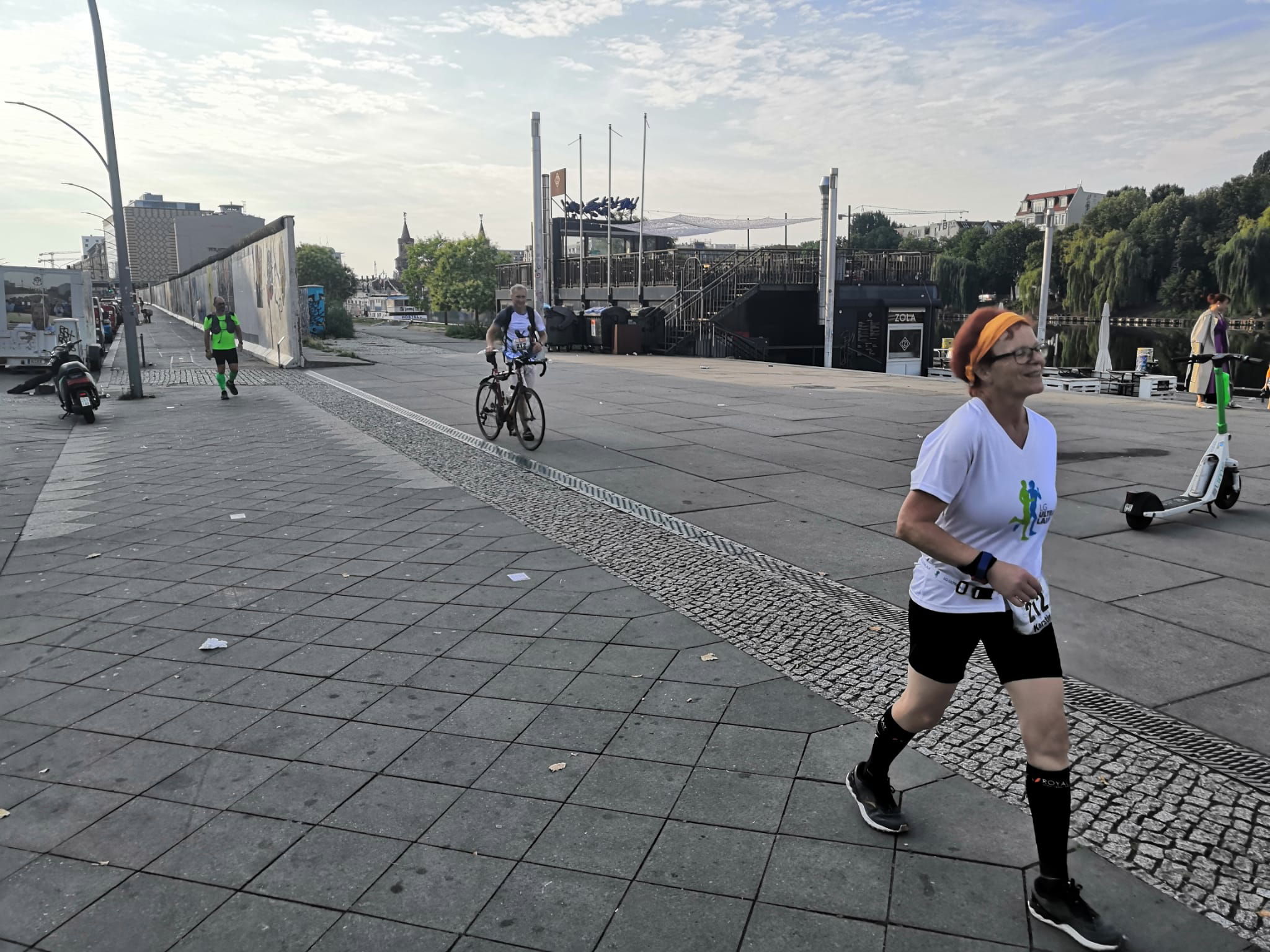 East Side Gallery Noch 10km